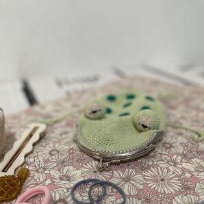 かえるの編みぐるみがま口