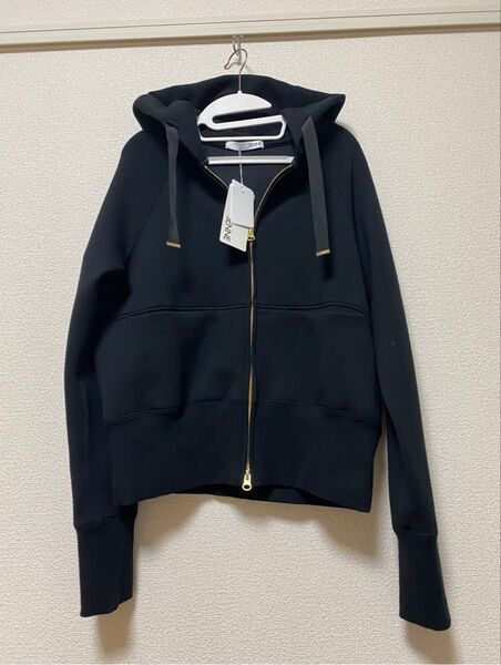 ジェンヌ JENNE 大人気 パーカー 黒 ブラック XL 新品タグ付き 入手困難 完売品