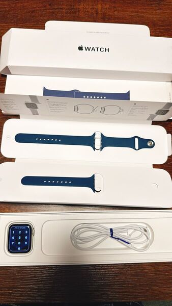 週末限定値下げ Apple Watch SE 44mm GPSモデル 7本バンドと保護フィルム付