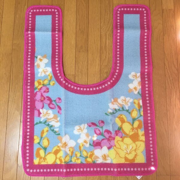未使用 洗える トイレマット フリージア 花柄 耳長 滑らない 60×80cm 訳あり