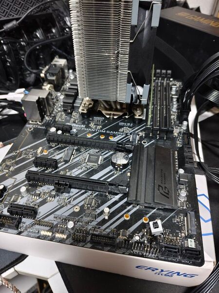 マザーボード z390 phantom gaming 4 + i9 9900k
