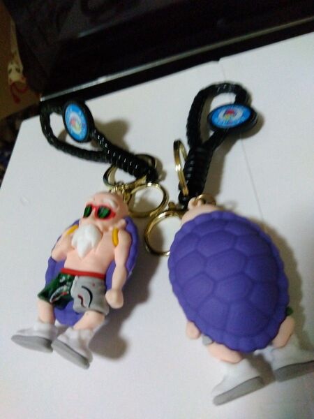 ドラゴンボールキーホルダー 亀仙人2個セット新品 汚れ有り キーチェーン 海外にて