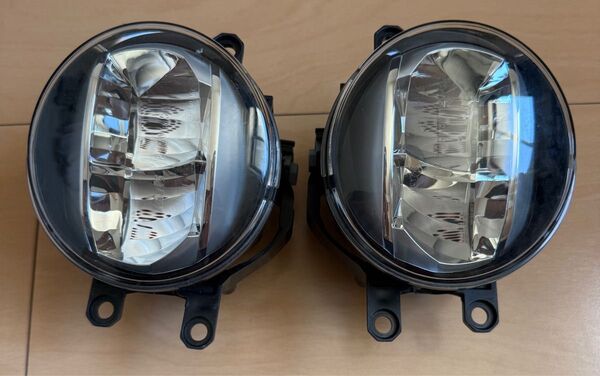 トヨタ 純正 LED フォグランプ ヴェルファイア 左右セット新車外し