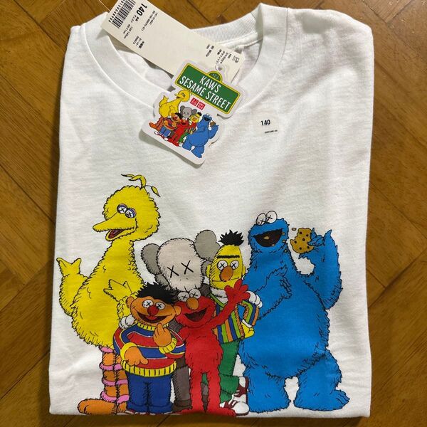 ユニクロ KAWS セサミストリート コラボTシャツ 140cm 新品 未使用 キッズ