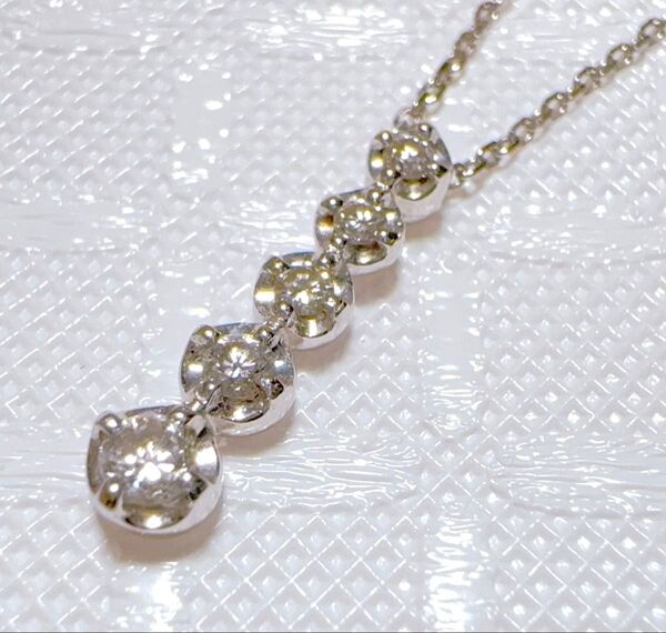 K18WG 4℃ 5連ダイヤモンドネックレス