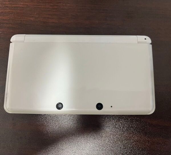 ニンテンドー3DS 本体(マイクロSD4GB付、タッチペン、充電ケーブル、箱、説明書なし)+ソフト+充電バッテリー
