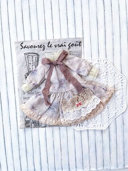 作家様 ブライス リカちゃん ワンピース アウトフィット ハンドメイド 野バラ