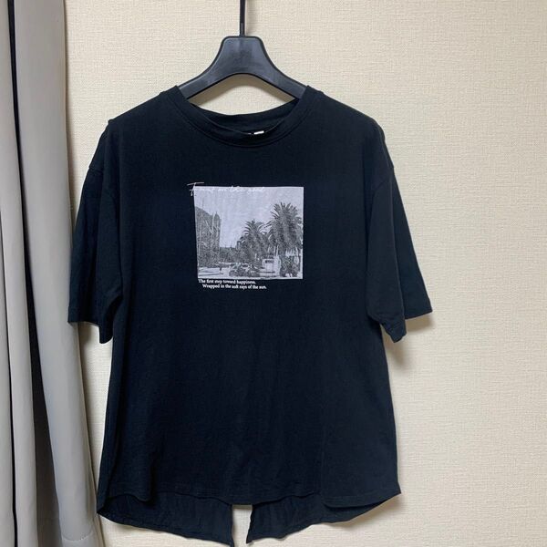 Tシャツ 黒 スリット入り Mサイズ