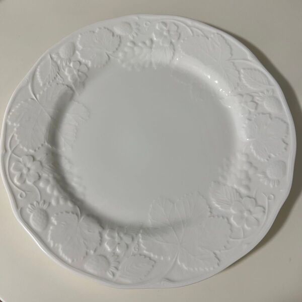 中古品 WEDGWOOD STRAWBERRY AND VINE ケーキ皿 大皿