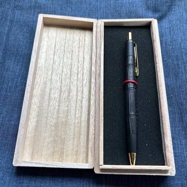 【新品、未使用】革軸ペン クロコダイル ブラック シャーペン 0.5mm schicksal