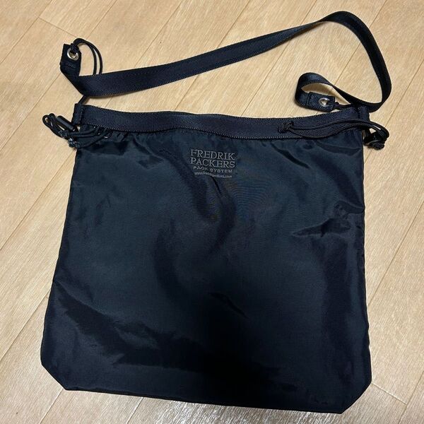 FREDRIK PACKERS ショルダー