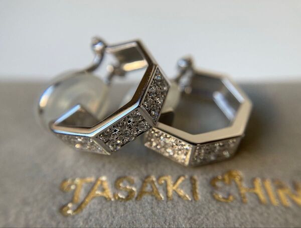TASAKI タサキ 0.32ct パヴェ ダイヤモンド 六角 モチーフ ハーフドーム ホワイトゴールド イヤリング k18