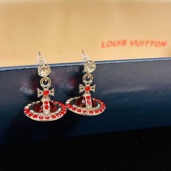 Vivienne Westwood ヴィヴィアンウエストウッド オーブピアス レッド