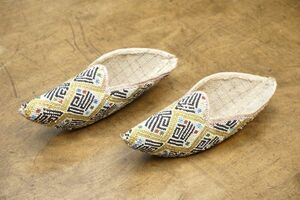 733D◆アンティーク纏足の靴◆清朝◆ビーズ刺繍◆極小ビーズ◆幾何学模様◆纏足の歴史◆