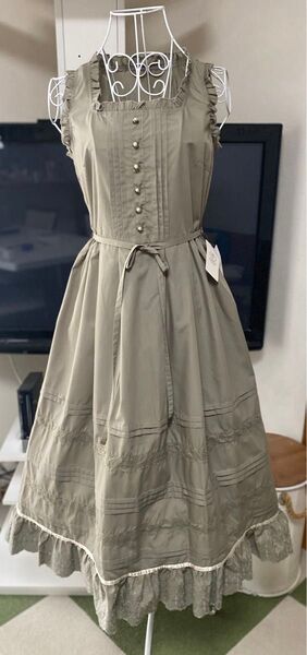 新品未使用品axes femmeピンタックコットンワンピース カーキ系