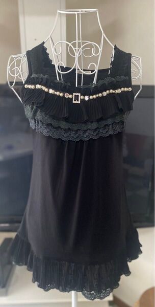 axes femmeインナーノースリーブトップス フリル装飾 黒