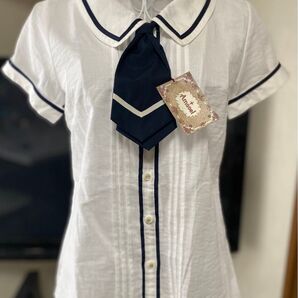 新品未使用品Amavel クロスタイブラウス