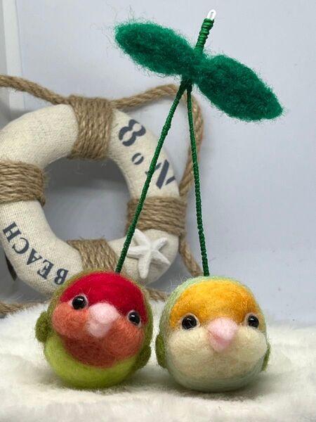 羊毛フェルト ハンドメイド コザクラインコチェリー