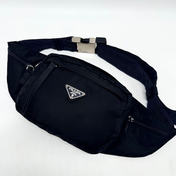 【極美品】PRADA プラダ ボディバッグ テスートナイロン 三角ロゴ 黒 V210