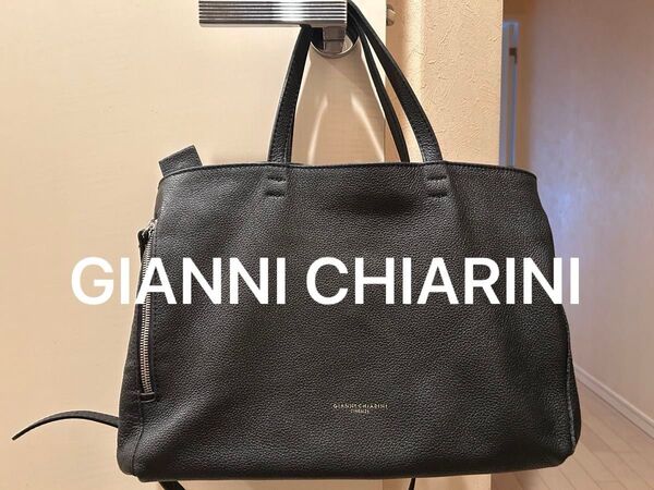 【美品】GIANNI CHIARINI ブラックショルダーバッグ 2way 斜め掛け