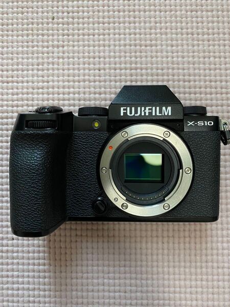美品 富士フィルム X-S10 ボデイ