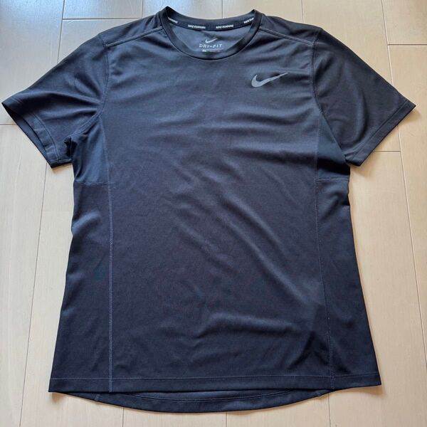 美品NIKE DRI-FIT Tシャツ☆黒M ナイキ 半袖 速乾 ドライ