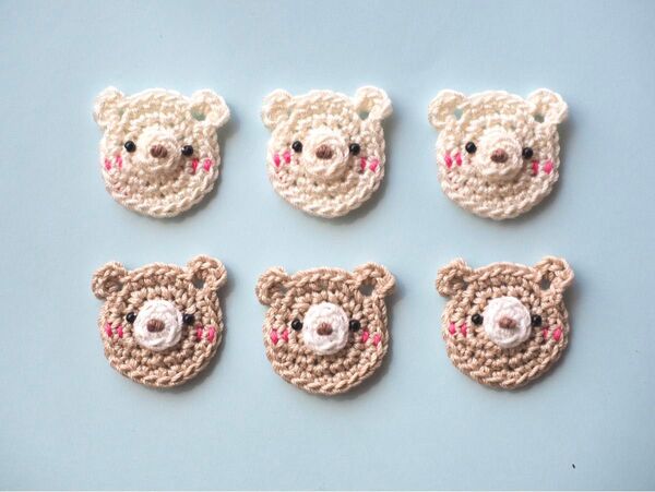 ○おすましクマモチーフ○ ハンドメイド かぎ針編み レース編み 編みパーツ ワッペン ワンポイント アップリケ