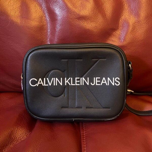 Calvin Klein ショルダーバッグ