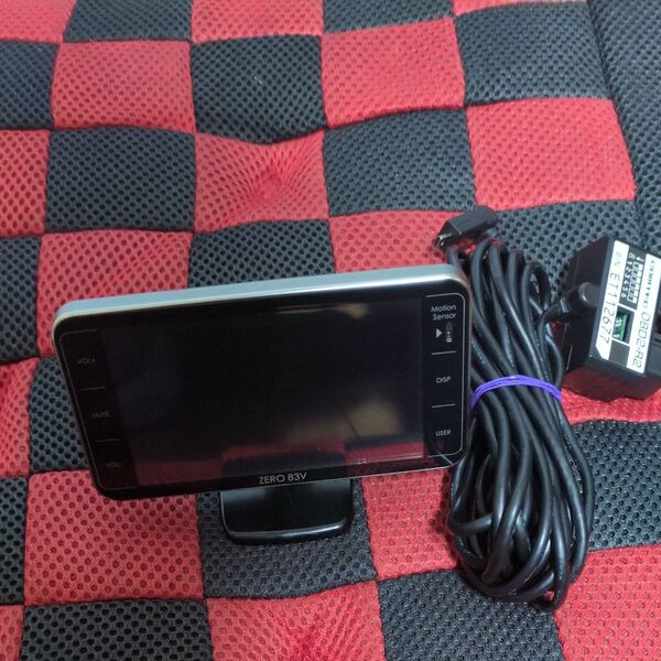 コムテック ZERO83Vレーダー探知機本体と、OBD2-R2