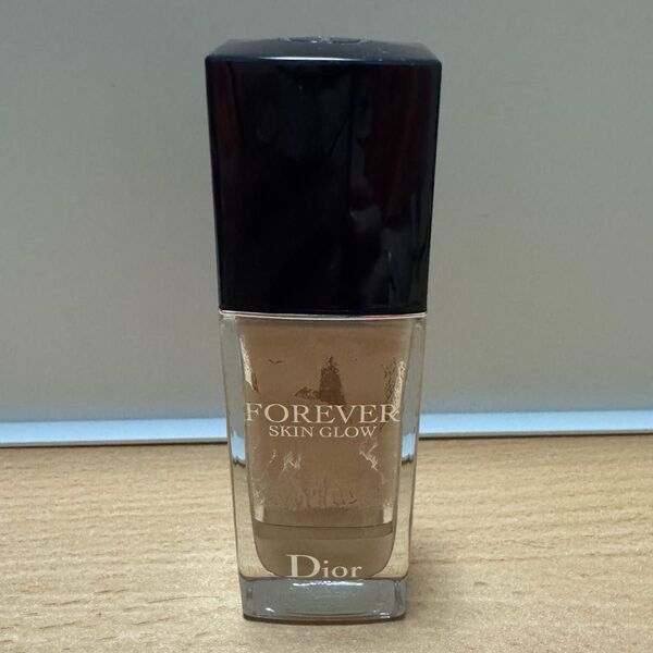 Dior ディオール ディオールスキン フォーエヴァー ファンデーション フルイド スキン リキッド グロウ