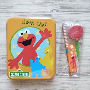 ミスド セサミストリート 缶ケースと文房具セット