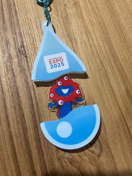 大阪関西万博 EXPO2025 ミャクミャクパカッとアクリルキーホルダー 雫 新品未使用