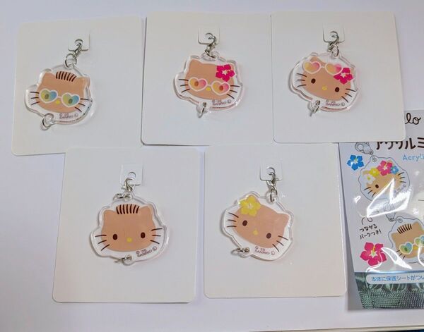 日焼けキティ アクリルチャーム セリア ダイソー キャンドゥ ハローキティ アクリルキーホルダー
