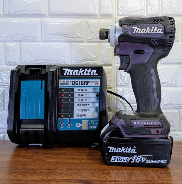 ☆オーバーホール済み☆ マキタ 電動インパクトドライバーTD171D + 純正3.0Ahバッテリー + 急速充電器 セット