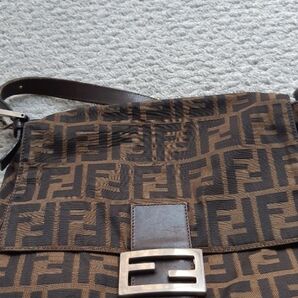 FENDI ショルダーバッグ ズッカ柄 ブラウン