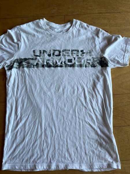 アンダーアーマー Tシャツ Mサイズ