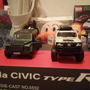 ジープ風 緑と黒のツートンカラー SUVダイキャストカー&ビーチ#33パトロールダイキャスト 4駆動ホワイトカラー