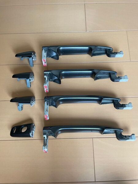 CV5W デリカ 純正 アウターハンドル1台分 ドアハンドル ガンメタ