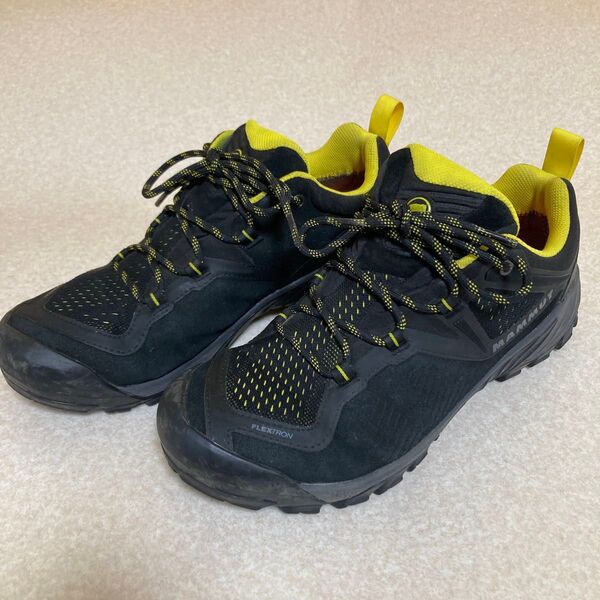 ゴアテックスの安心感 マムート Sapuen Low GTX Men black-dark blazing UK8(26.5cm)