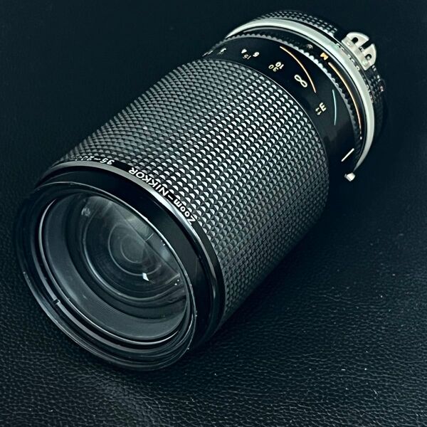 NIKON Zoom-NIKKOR 35-200mm 1:3.5-4.5