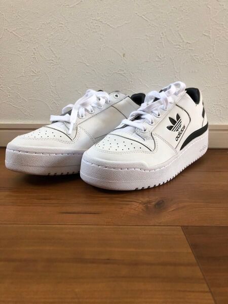 新品 未使用 アディダス フォーラム adidas FORUM LOW スニーカー レザー 白 スケートボード サイズ 24cm