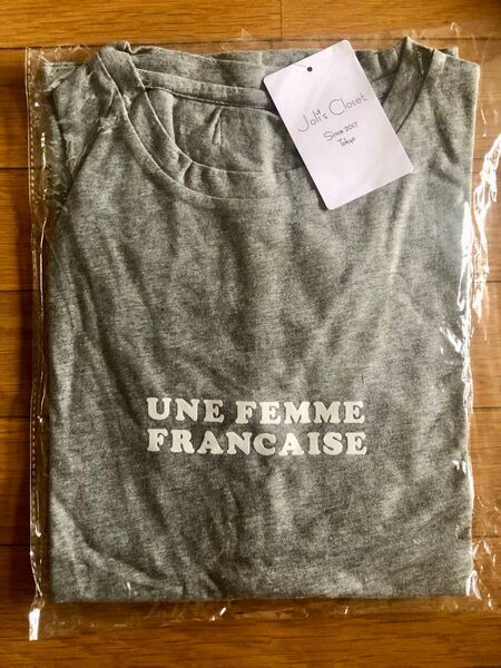 新品タグ付きUNE FEMME FRANCAISE Tシャツ グレーフリーサイズ