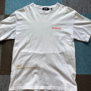 X-LARGE Tシャツ HARDY WORKING ホワイト