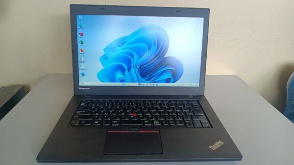ノートパソコンLenovo 第五世代Core i5 SSD256G メモリ16G ThinkPad Win11 Office