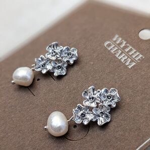 MYTHE CHARM ピアス 小花 淡水パール シルバー