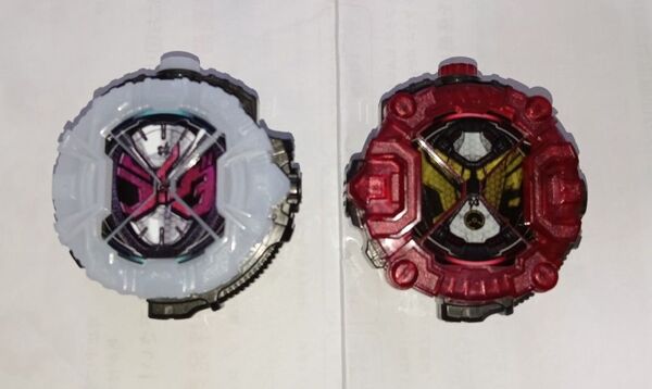 美品 仮面ライダージオウ DX ジオウライドウォッチ& DX ゲイツライドウォッチ
