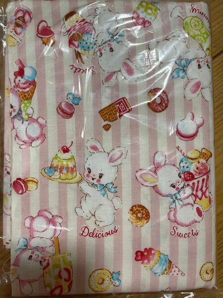 かわいい♪うさぎとスイーツ柄生地 55x220cm