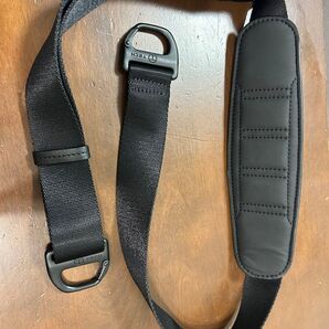 TUMI ショルダーストラップ ブラック