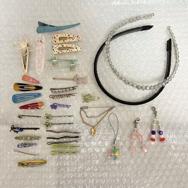 【平成レトロ】ヘアピン カチューシャ まとめ売り チャーム ヘアアクセサリー 当時物 y2k ヘアクリップ ビーズ ストラップ