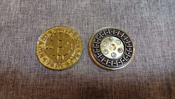金属製 ビットコイン型フィジェットトイ EDC スライダーコイン ハンドスピナーうう